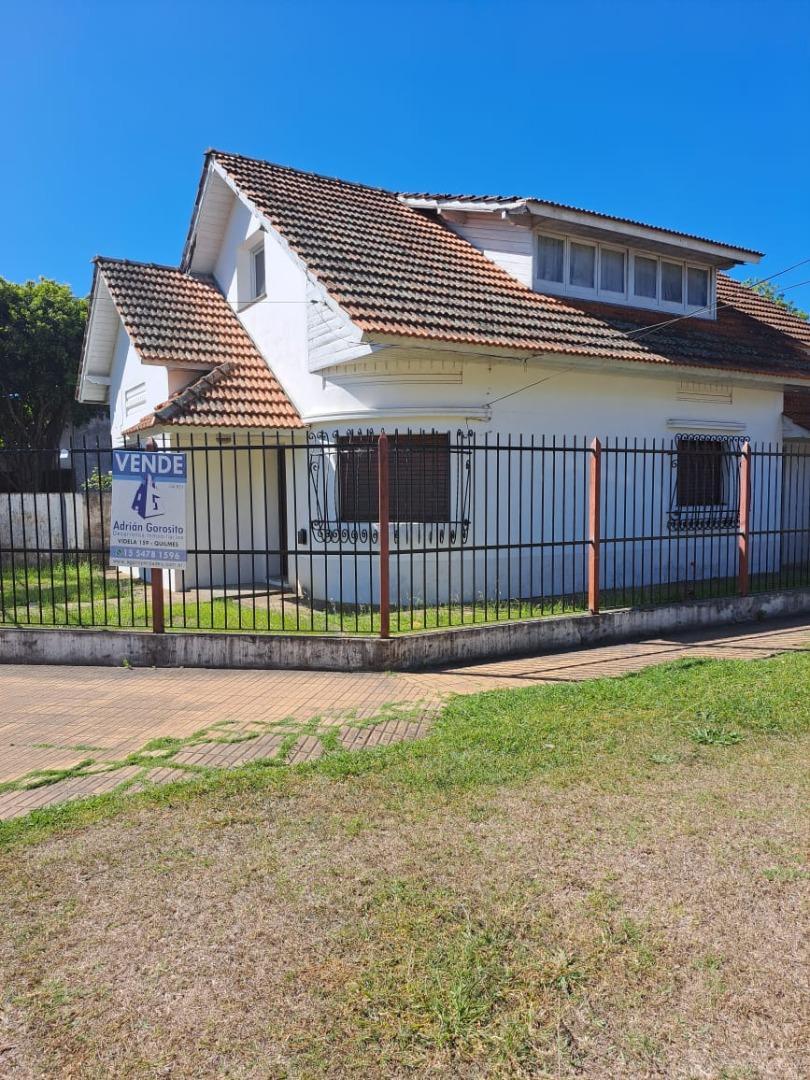 Venta Quilmes O. Casa 4 amb c/ gge y jardín.