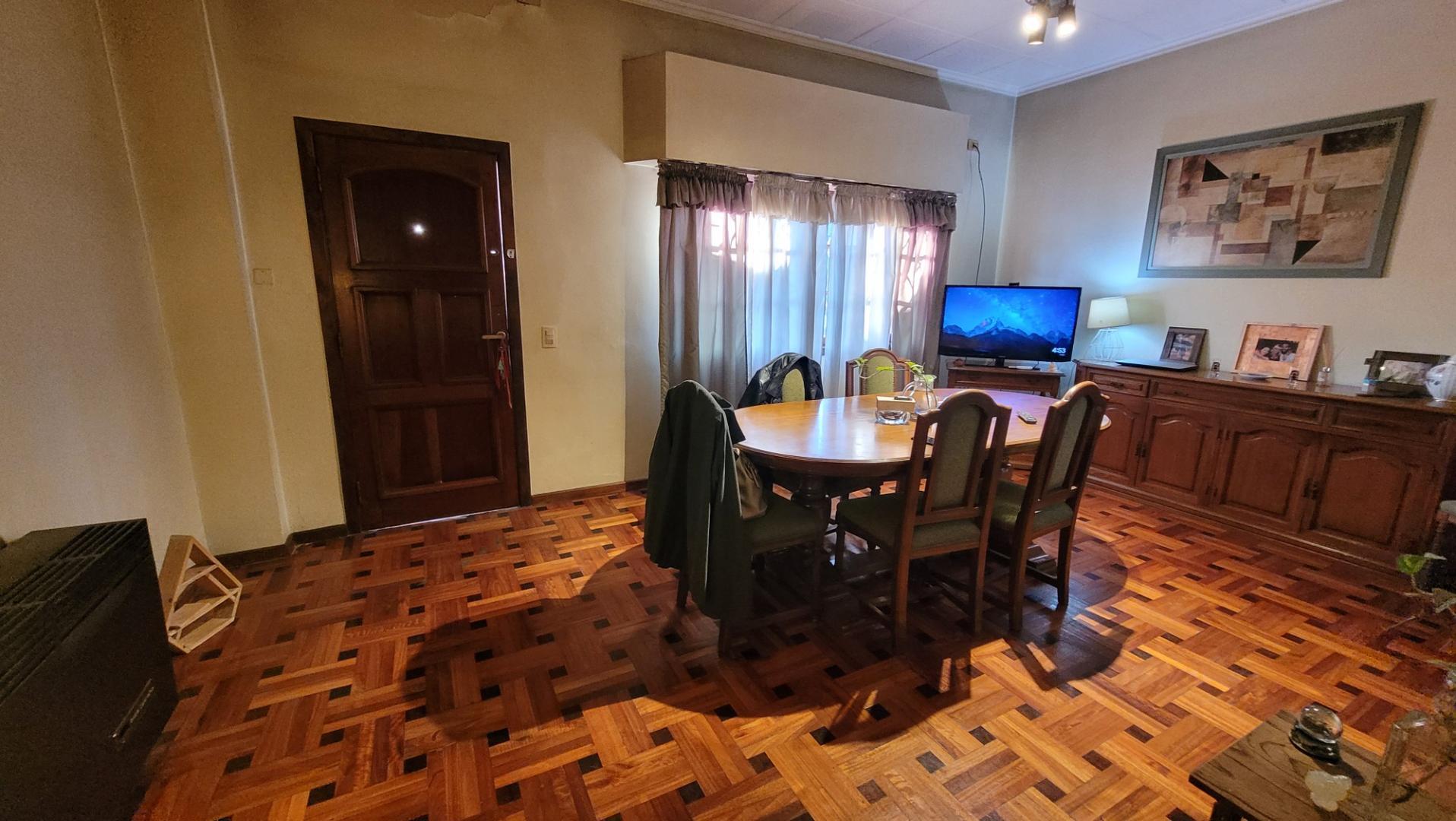 CASA 4 AMB + QUINCHO CON PLAYROOM Y GARAGE, VILLA BALLESTER