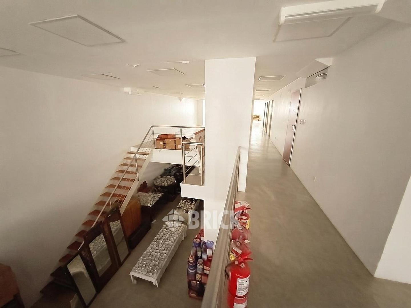 ESPECT OFICINA EN 2 PLANTAS DE 535 M2 EN AV. CORDOBA AL 1800 - T/A NUEVO APTO T/DESTINO