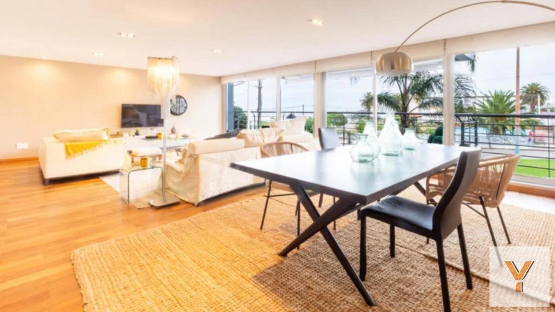 Departamento en venta - 3 Dormitorios 5 Baños - Cochera - 230Mts2 - Montevideo
