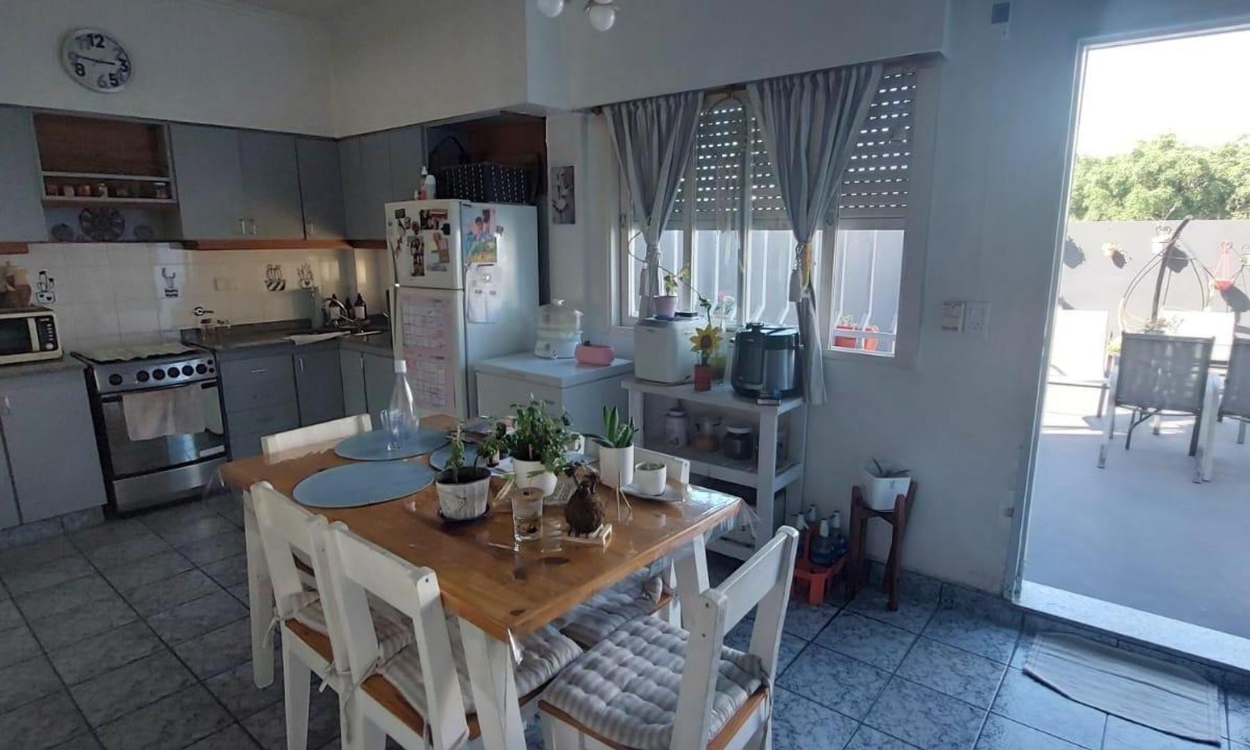 Alfredo Palacios 2418