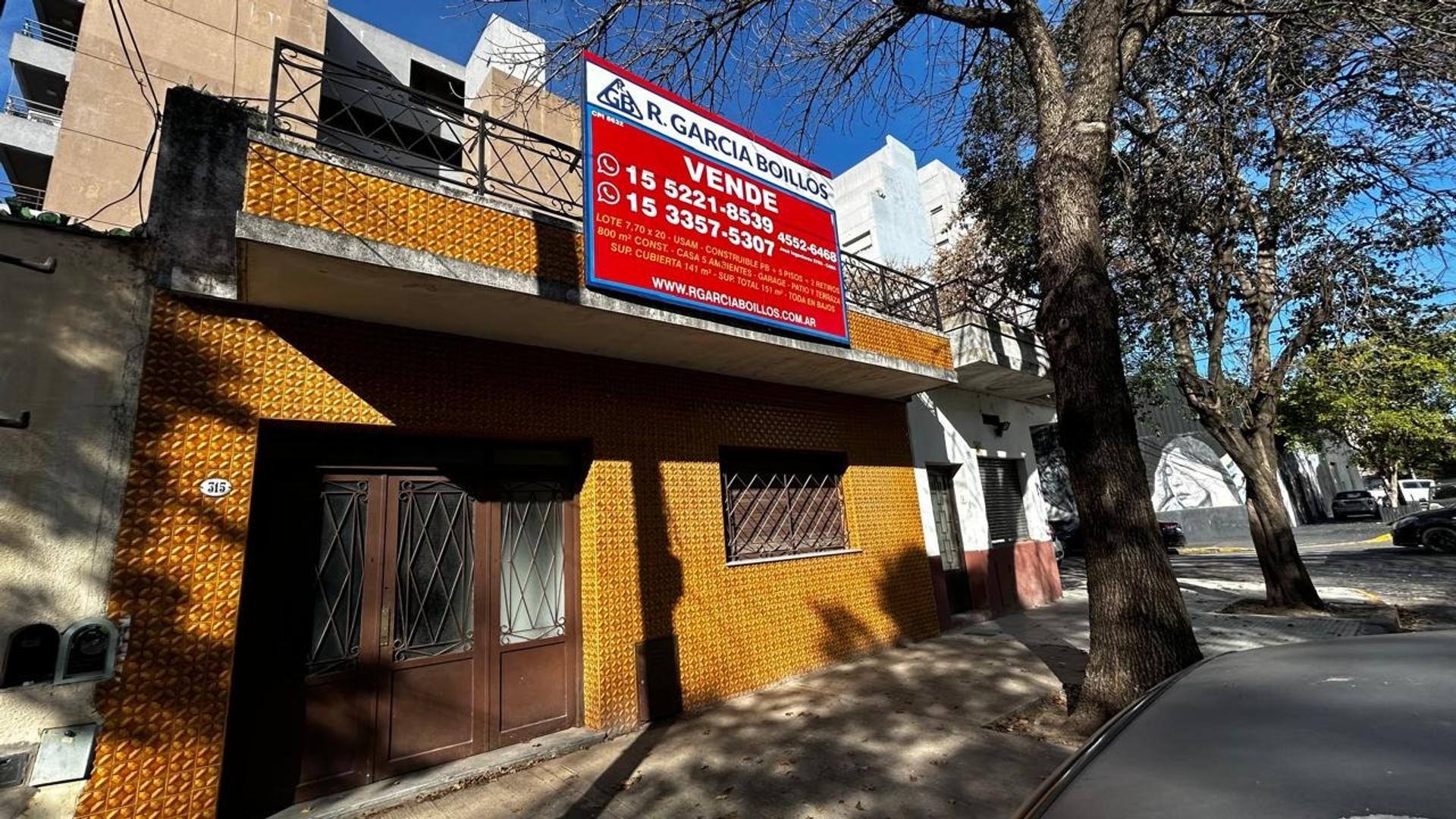 Casa en Venta con 1 cochera