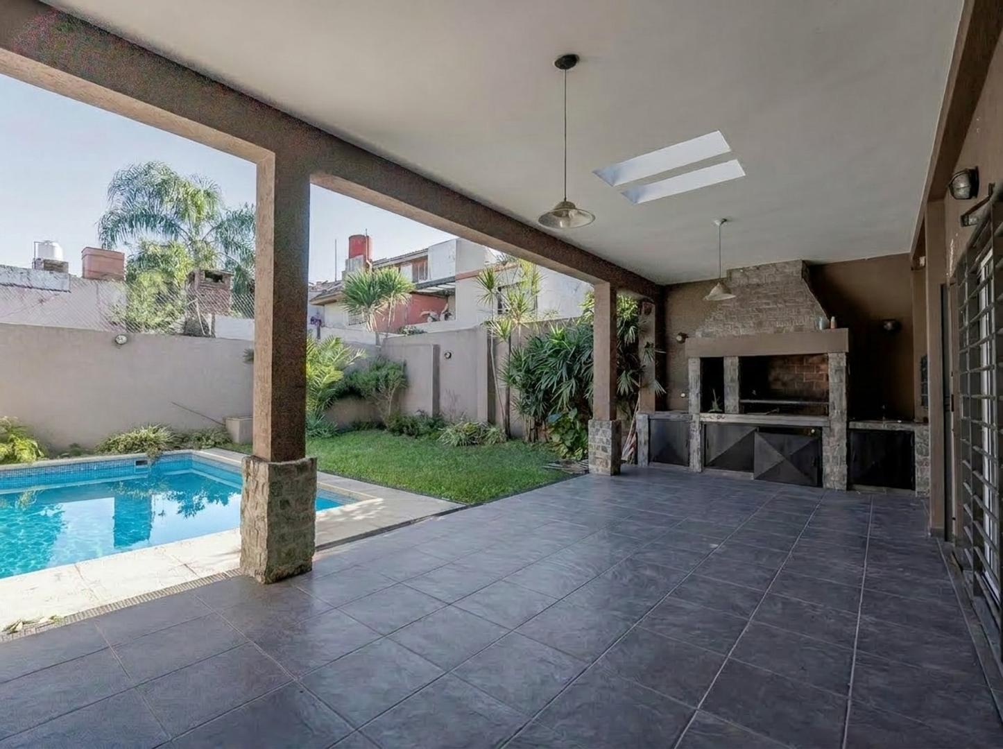 Casa en Alquiler en Ramos Mejia, $ 2.500.000