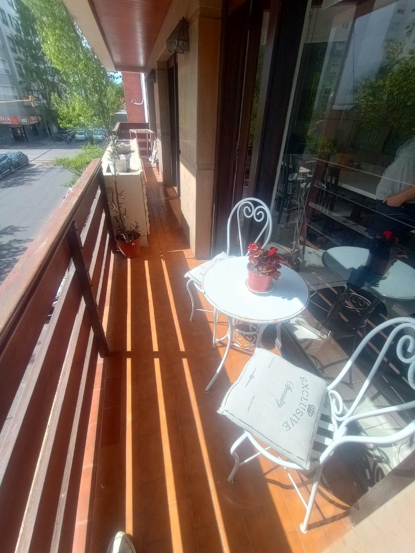 Departamento 5 ambientes con 3 baños