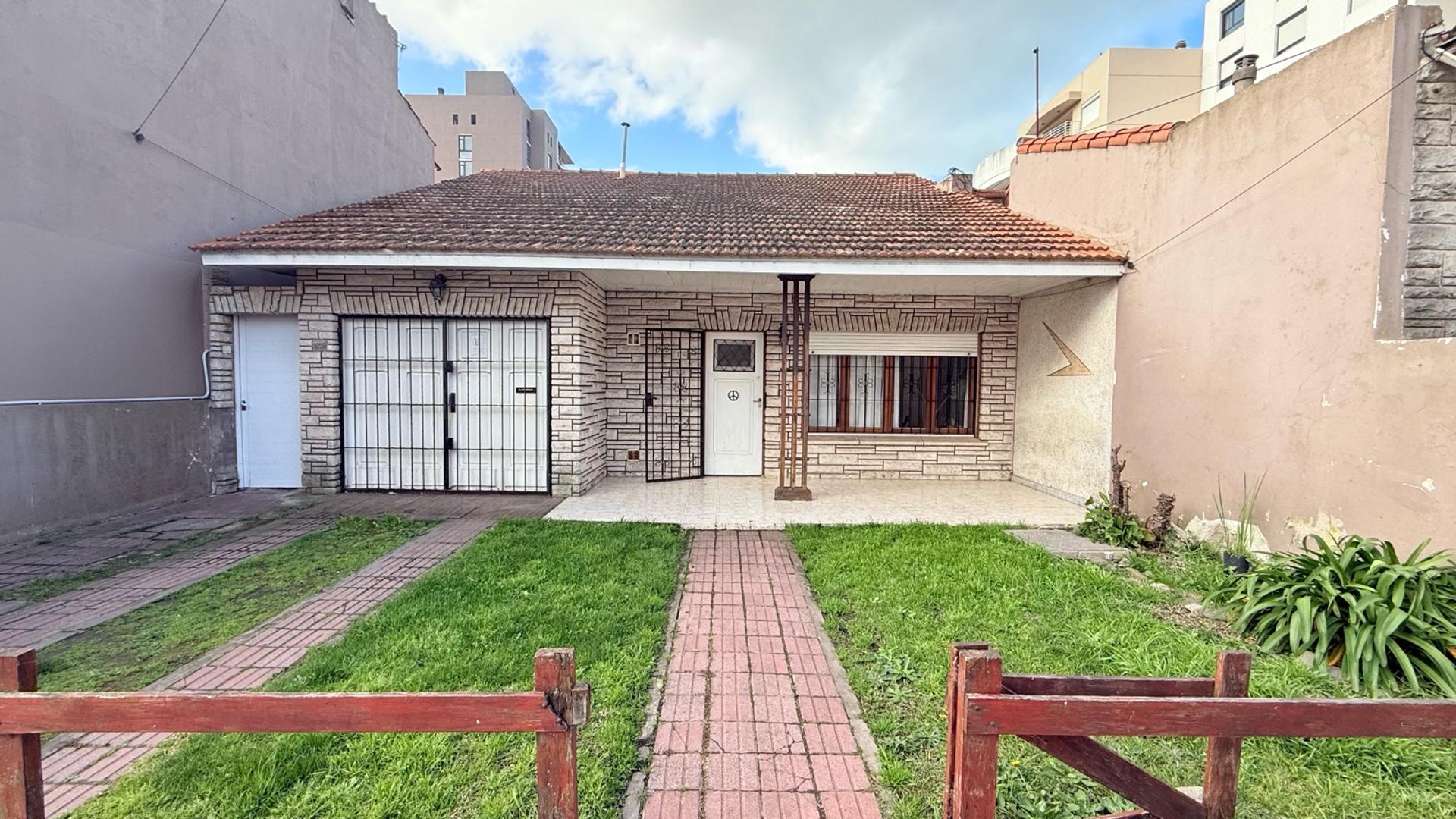 Depto Tipo Casa en Venta en La Perla Norte, USD 138.000