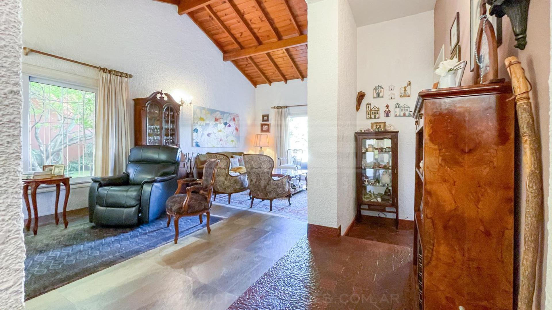 Casa en Venta en Olivos Maipu/Uzal, USD 580.000