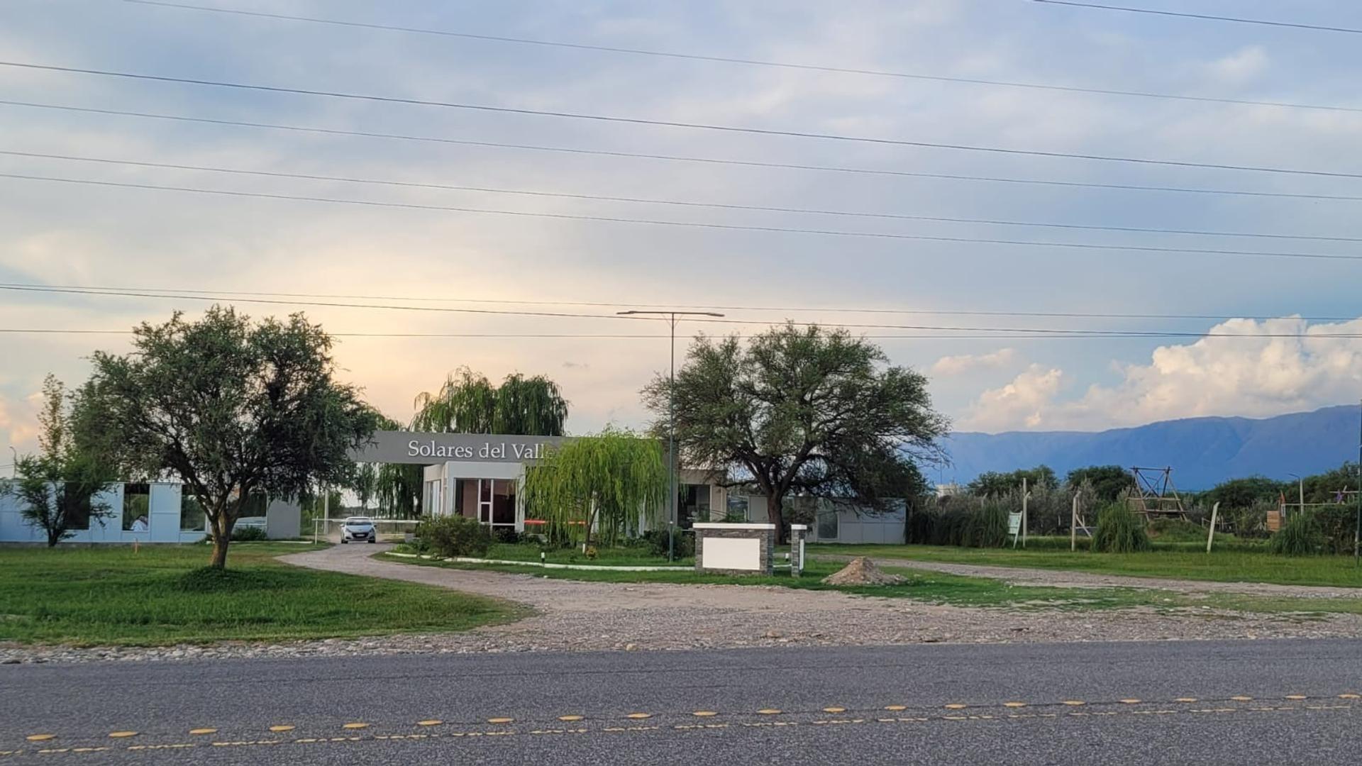 ¡Lote en Barrio Cerrado Solares del Valle!