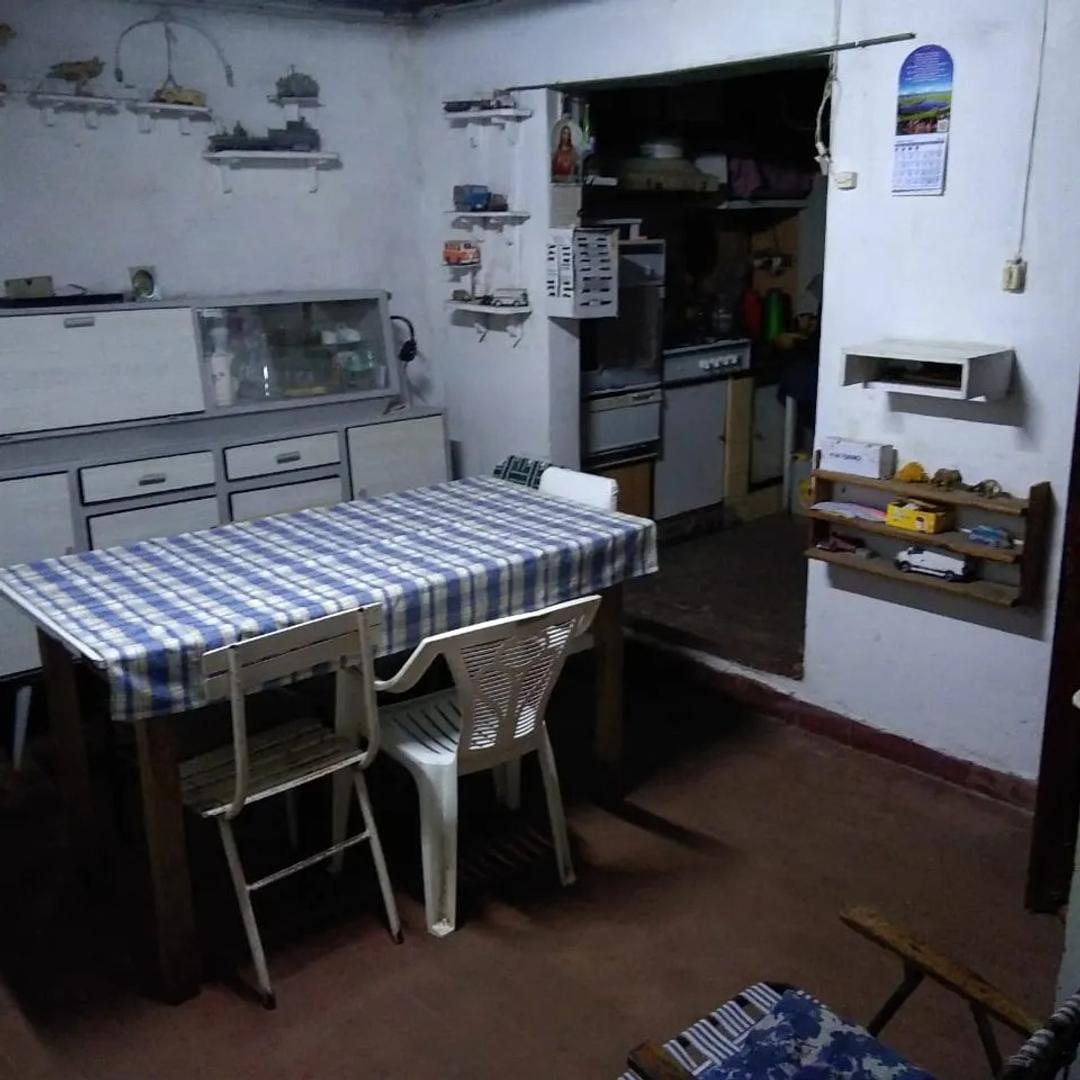 Casa 4 ambientes con 1 baño