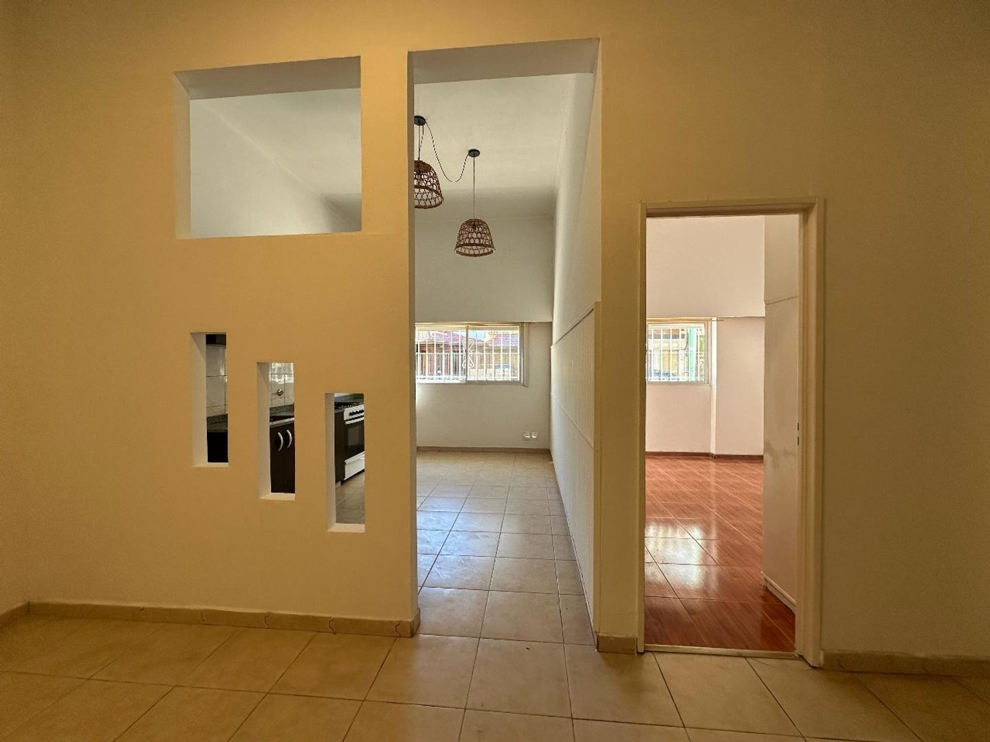 Gral. Jose De San Martin 567 , Piso pb