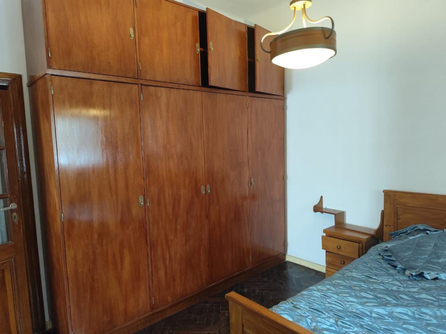 Casa en Alquiler con 1 cochera