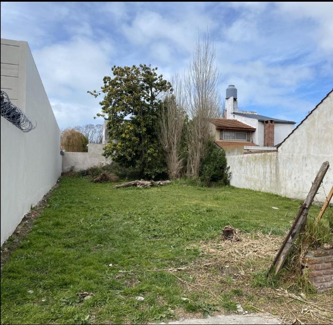 Dueño vende terreno en Barrio Primera Junta. SIN COMISIÓN