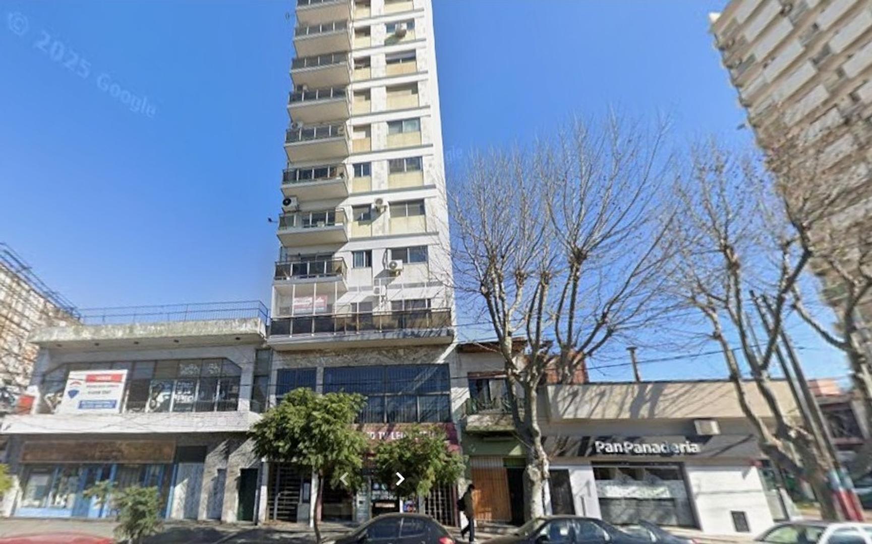 DEPARTAMENTO DE 4 AMB CON DEPENDENCIA AL FRENTE