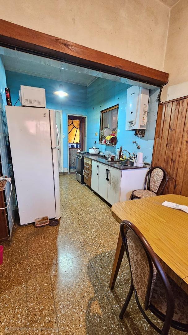 Casa 5 ambientes con 2 baños