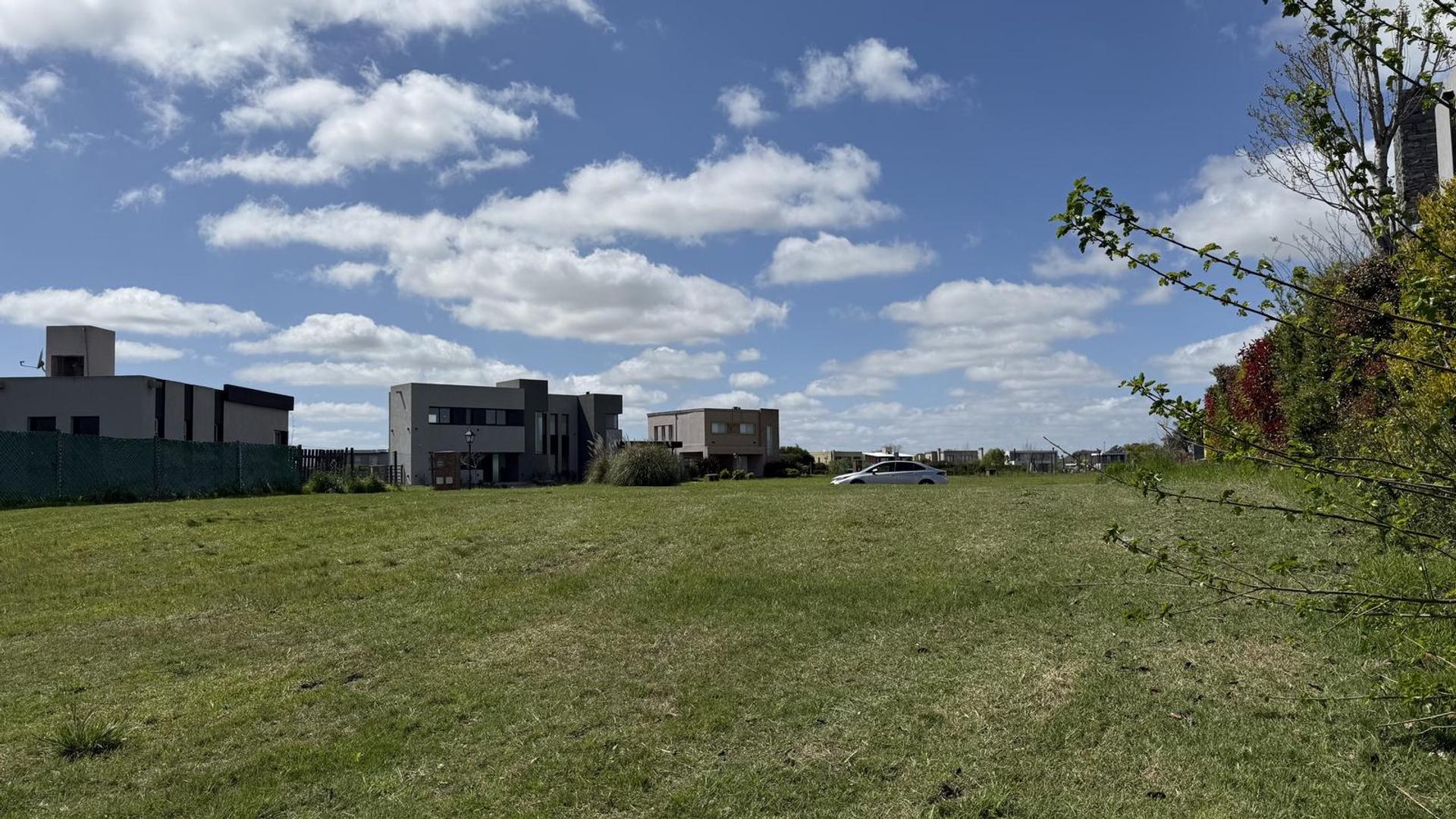 Lote en Venta de 1.000 m2 en Barrio San Sebastián(ESCOBAR) AREA 5, Frente a la LAGUNA