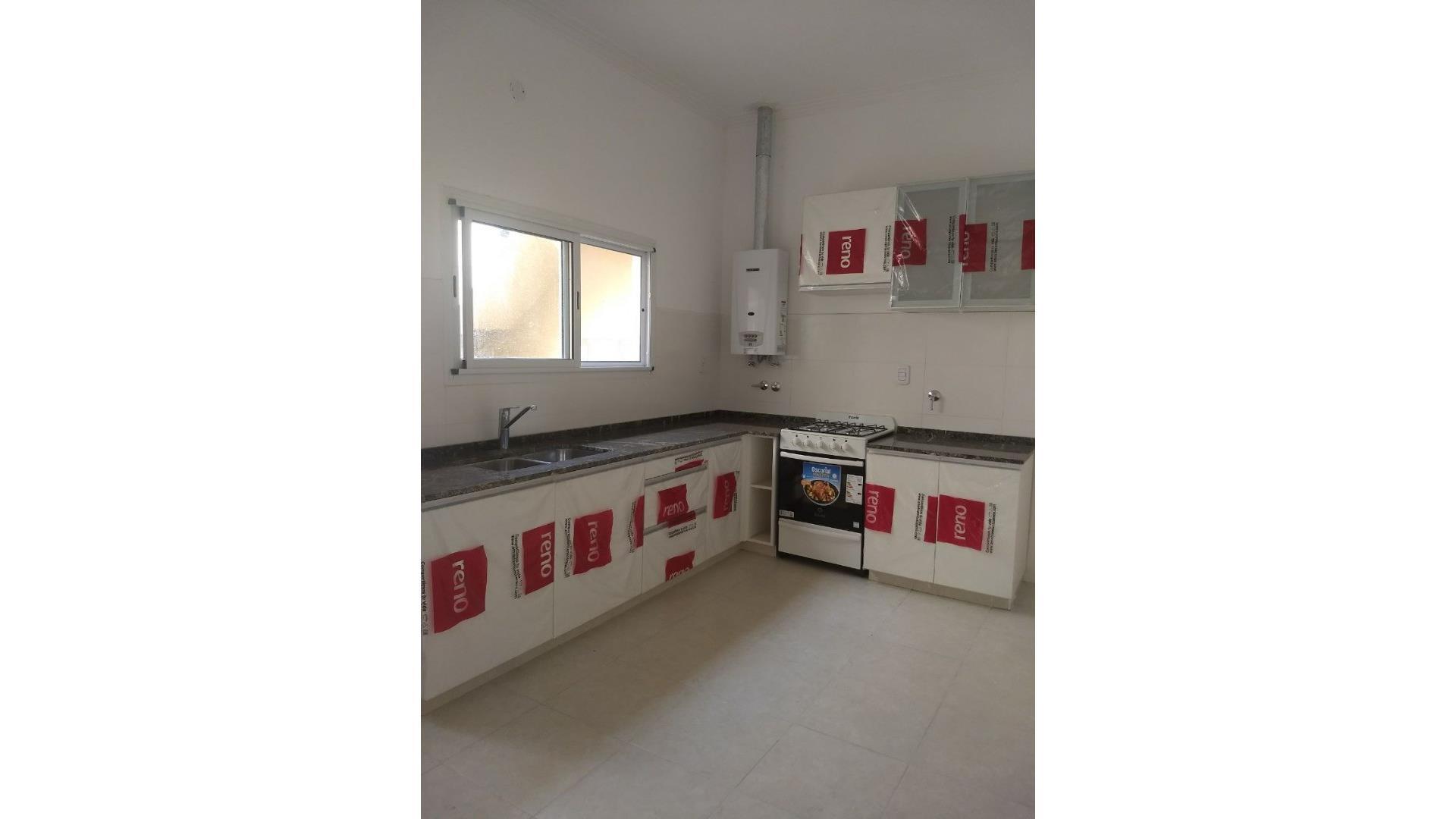 Casa 3 ambientes con 1 baño