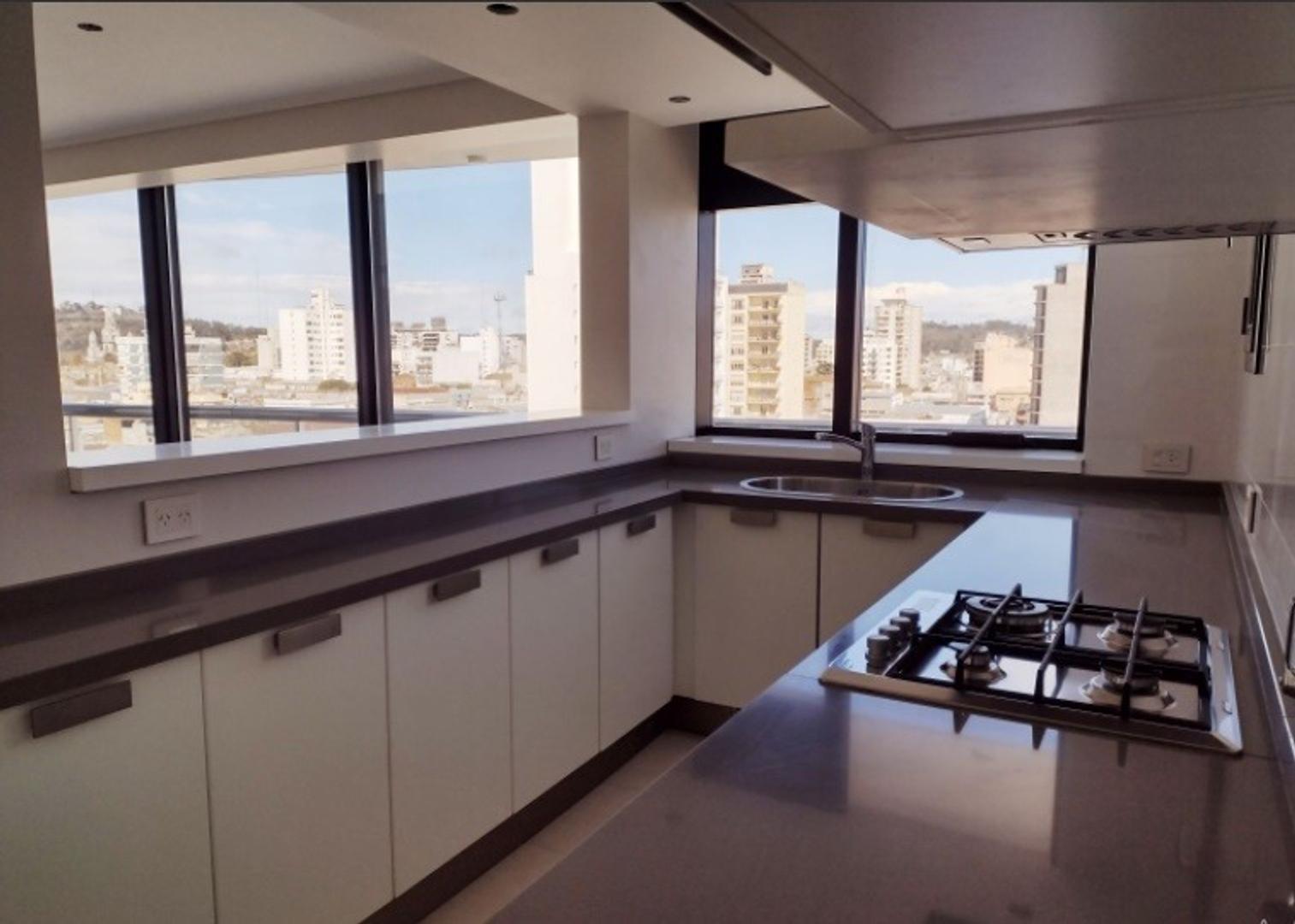 Departamento 4 ambientes con 4 baños