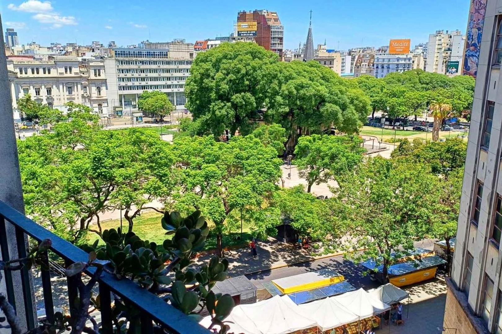 VENTA CONSULTORIO - 4 AMB c/BALCON - FAC.MEDICINA