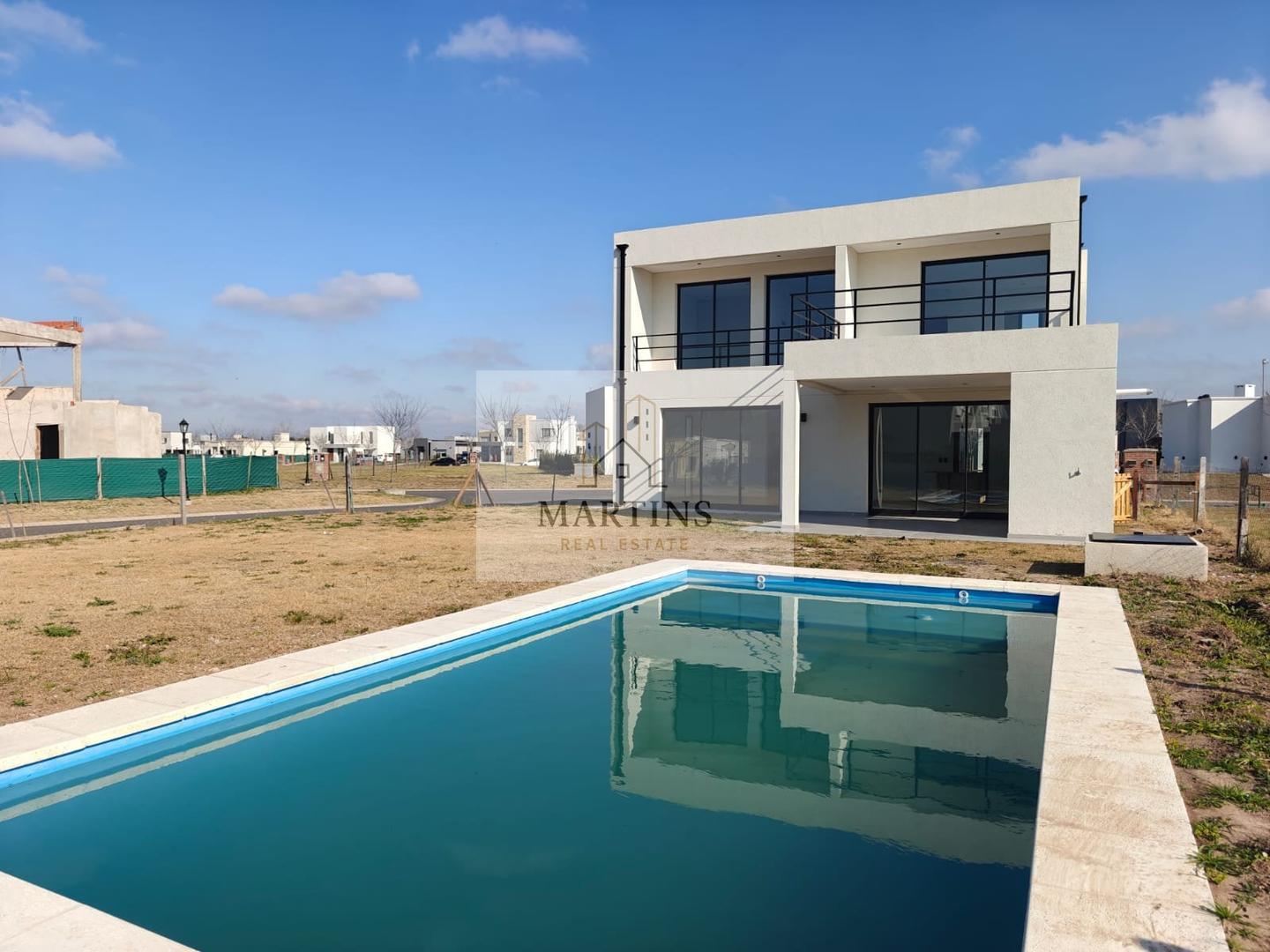 Moderna casa con pileta en San Pablo Pilar