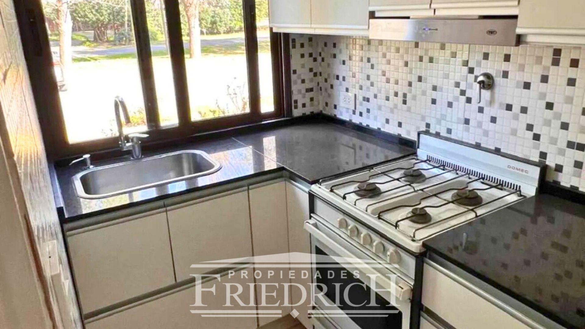 Casa en Alquiler en San Diego Country Club, USD 1.300