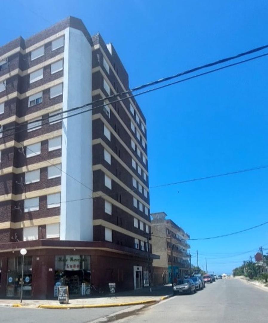 Venta Dpto. 3 ambientes - 50 mts del  mar