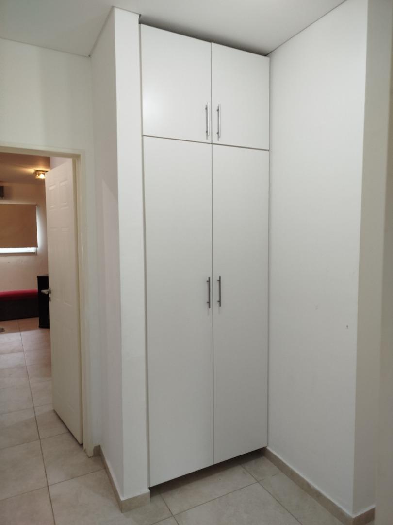 Casa en Alquiler con 2 cocheras