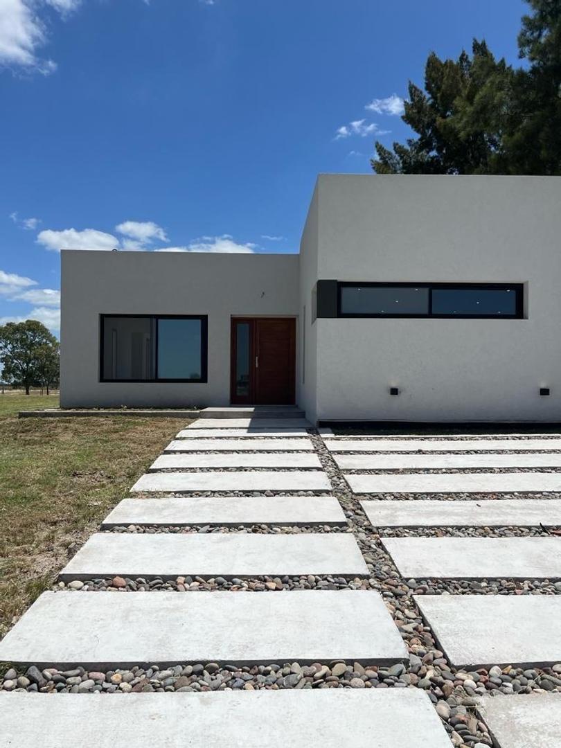 VENTA CASA LA VICTORIA  POLO COUNTRY CLUB 4 AMBIENTES