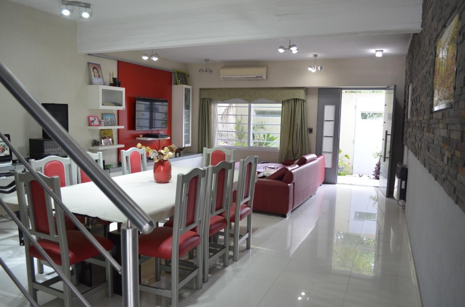 Casa 4 ambientes con 3 baños