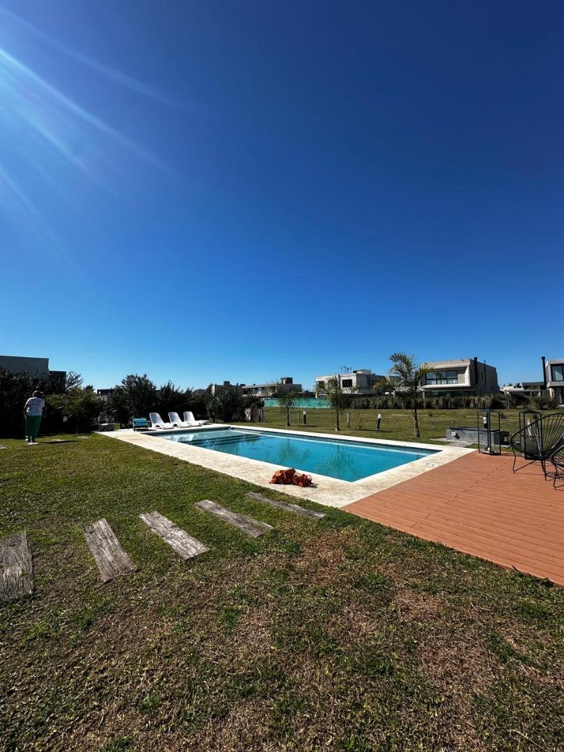 CASA A LA LAGUNA EN TERRALAGOS