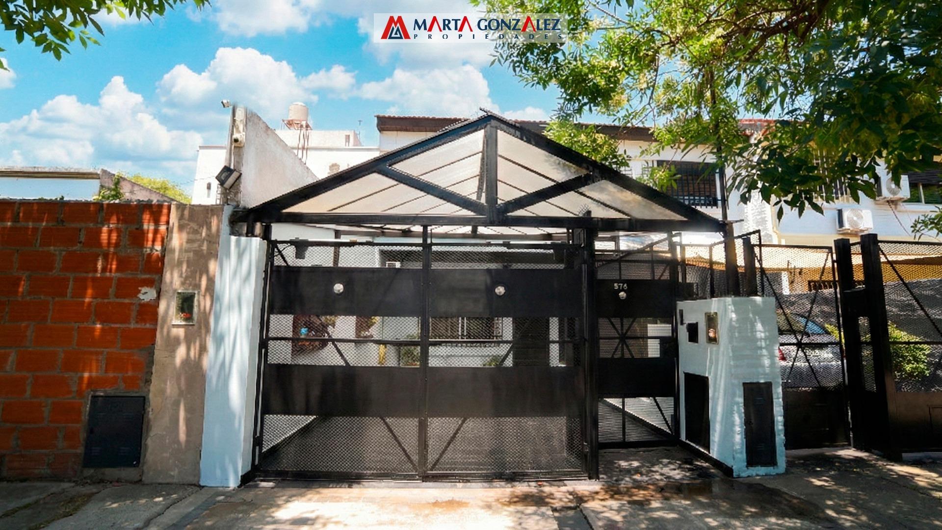 CASA EN VENTA 4 ambientes