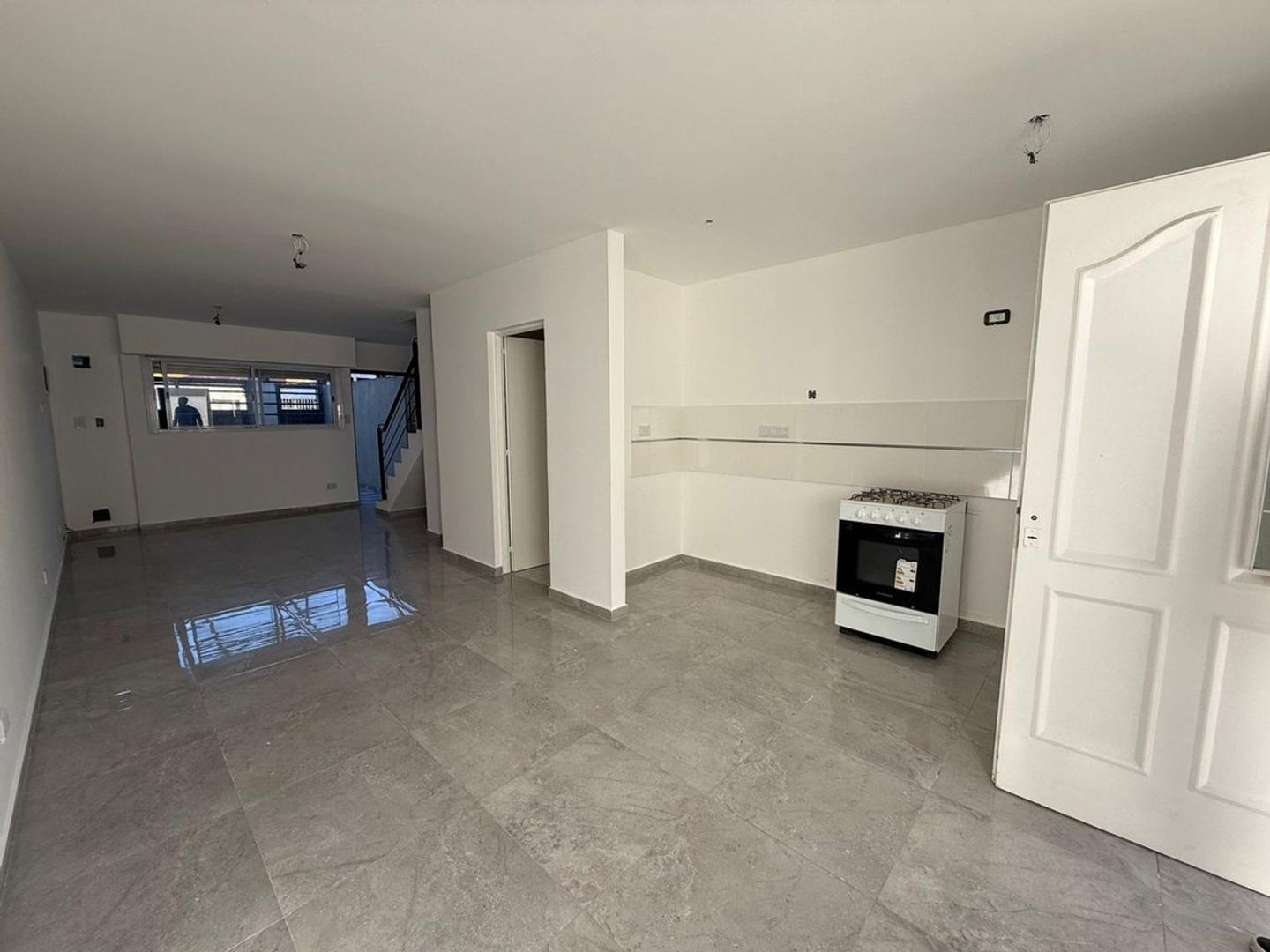 Casa 3 ambientes con 1 baño