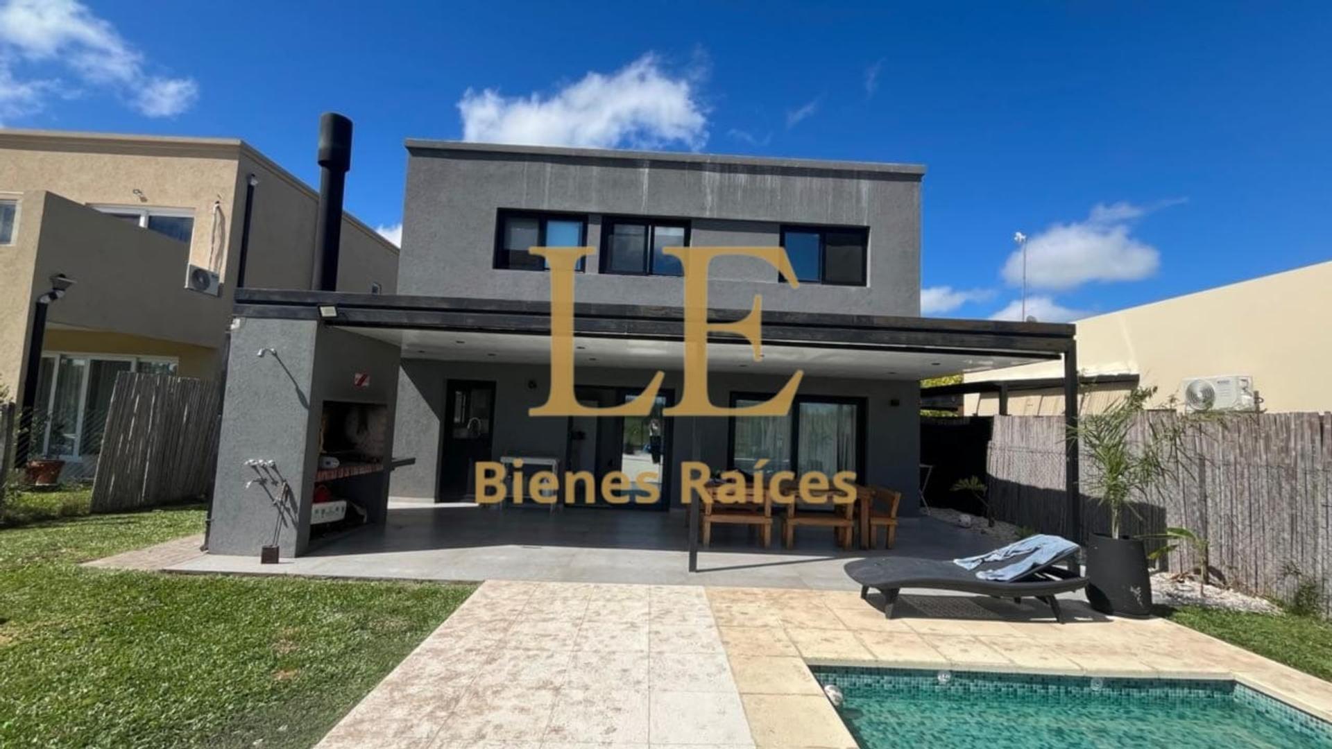 Casa 4 ambientes con 3 baños