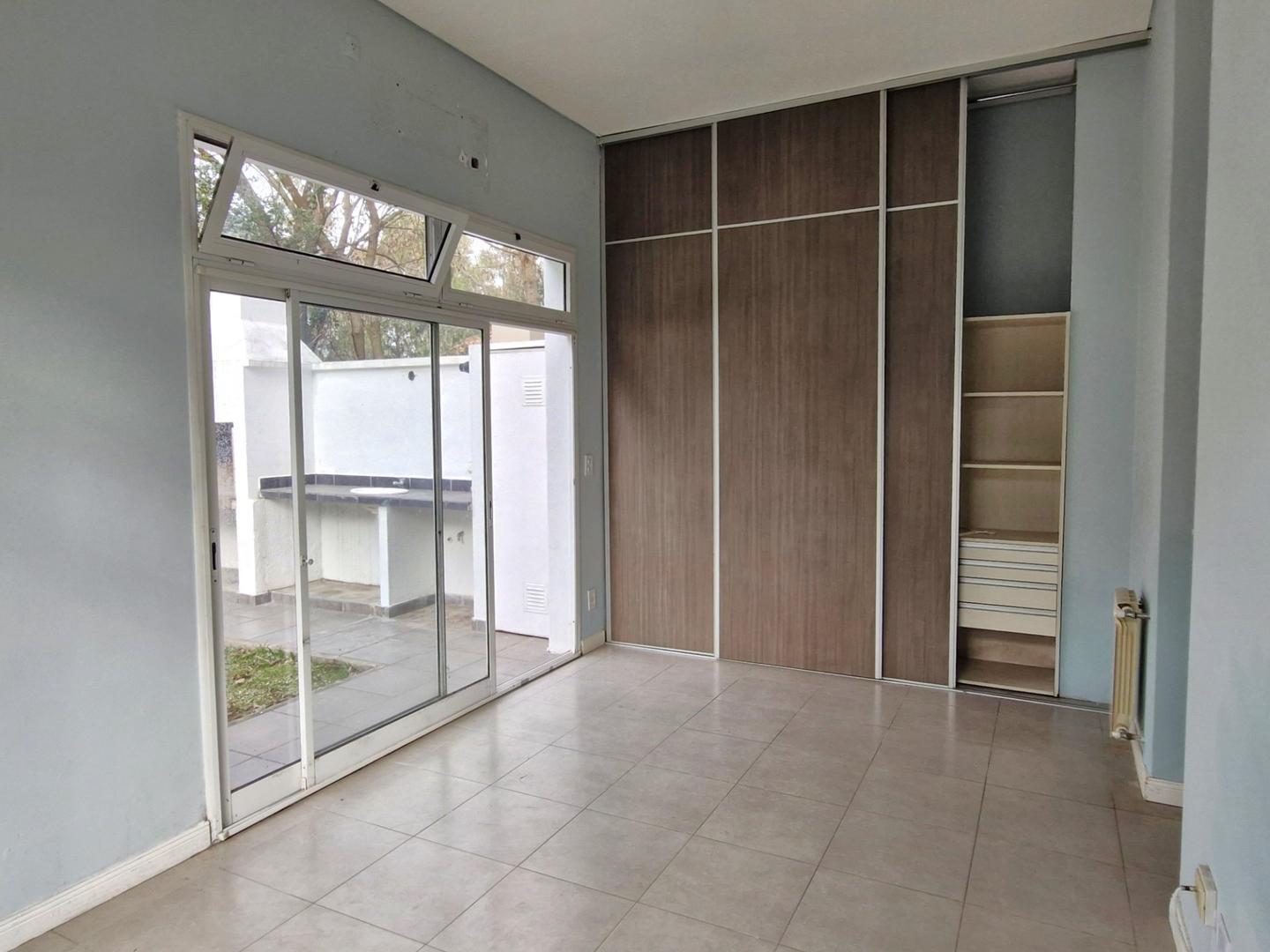 Dúplex con jardín en Barrio Icon Arcos del Pilar