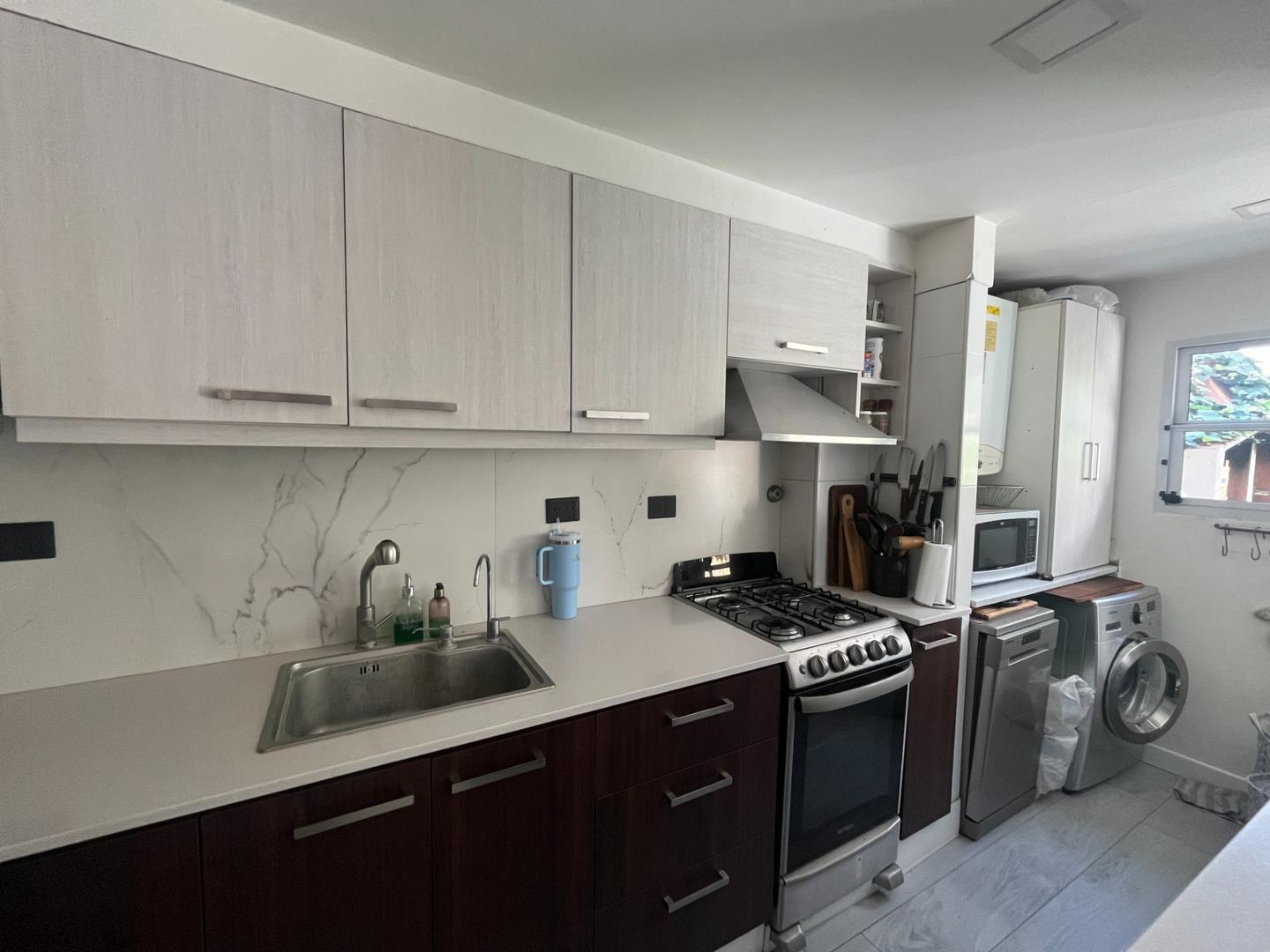 Casa 4 ambientes con 3 baños