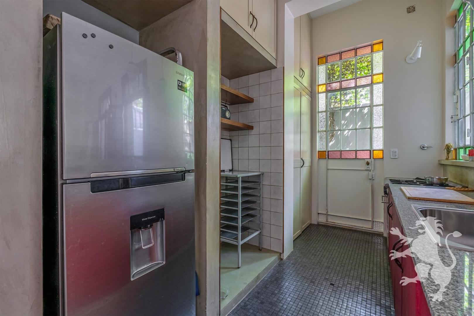 EXCELENTE CASA RECICLADA - 4 AMBIENTES - PATIO - TERRAZA - BELGRANO R