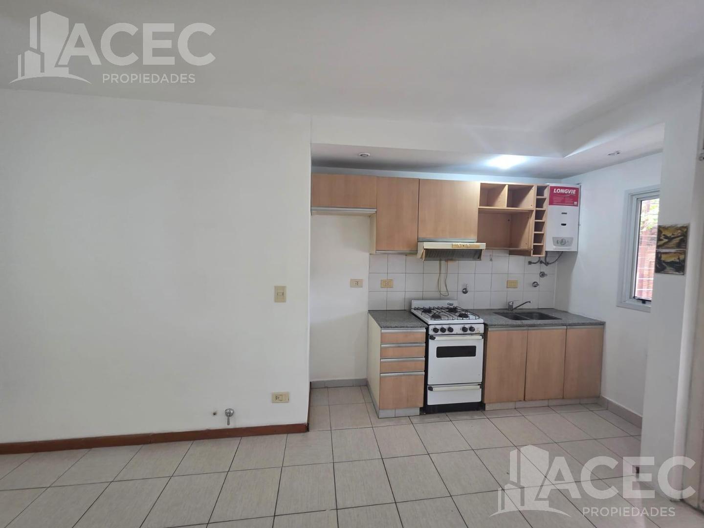 Vera Mujica 400 - Piso 1º Dpto B- Frente - Balcón