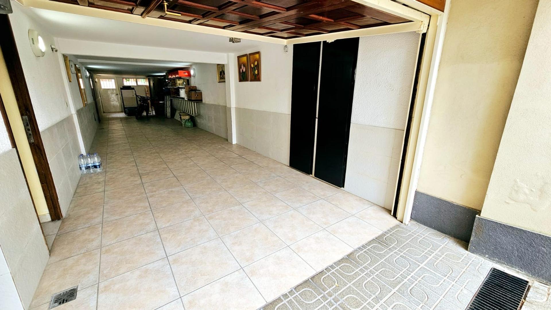 Casa 5 ambientes con 5 baños