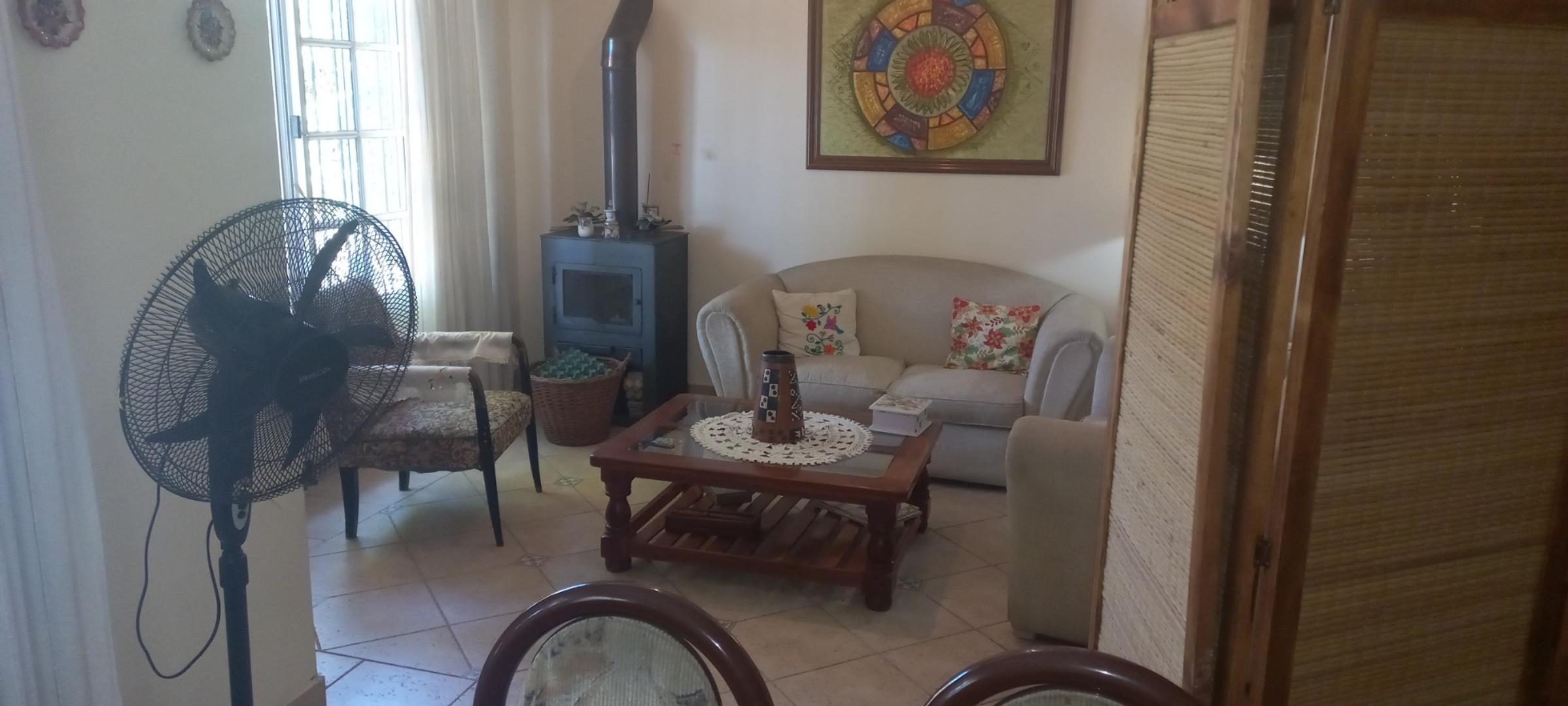 Casa 5 ambientes con 3 baños