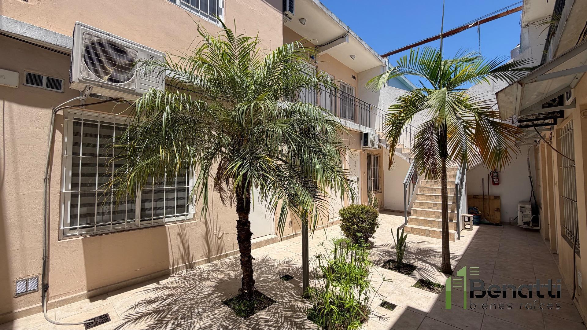 12 De Octubre 200, Piso 1