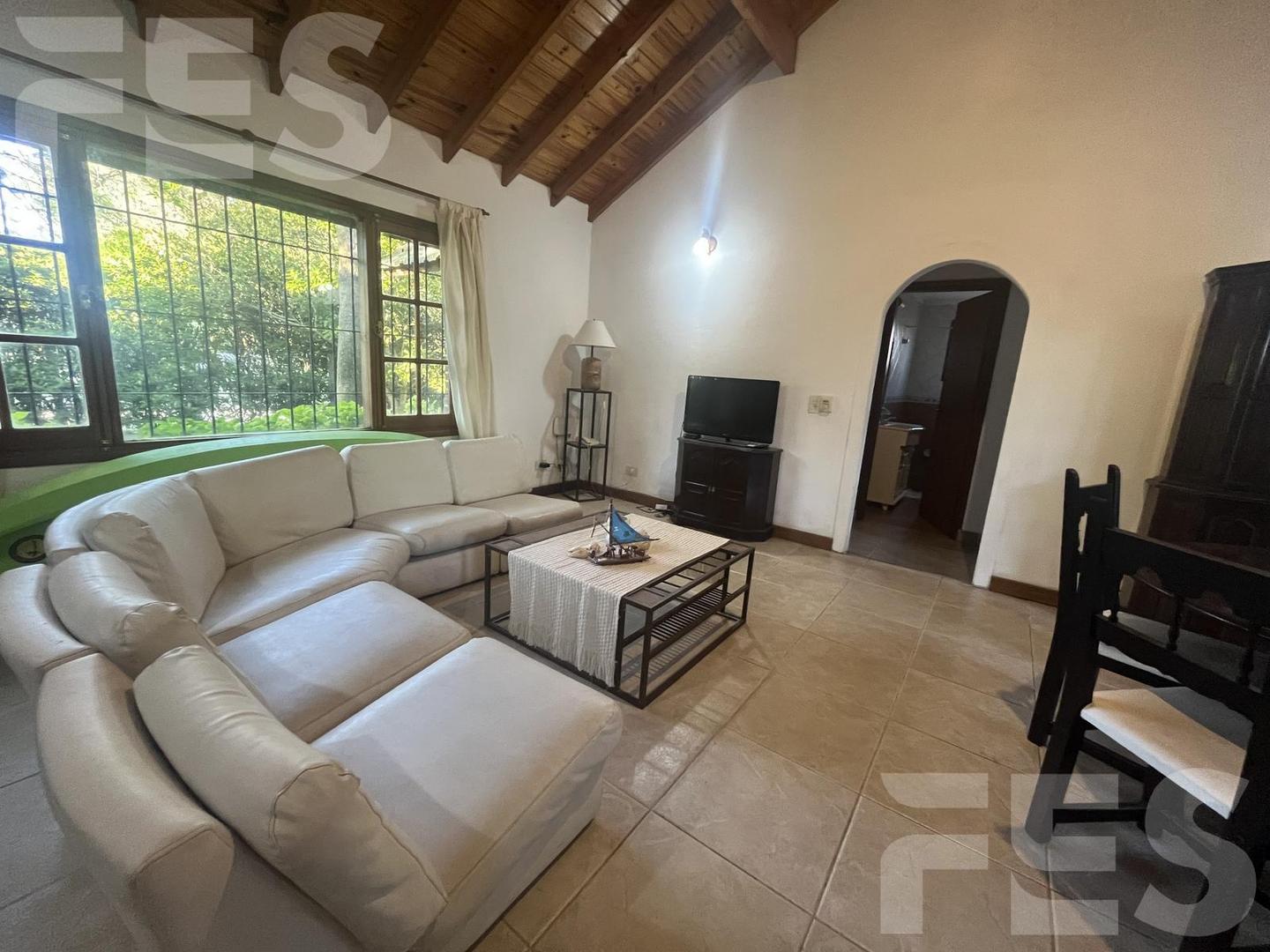 Casa 3 ambientes con 2 baños