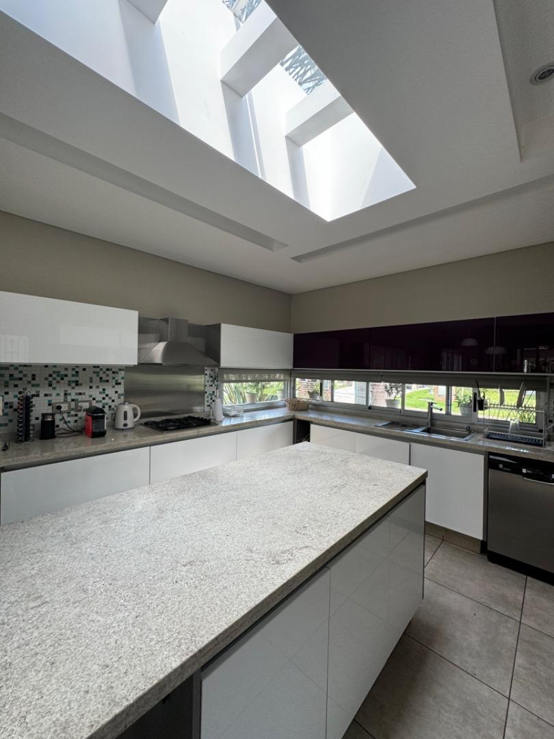 HERMOSA CASA EN CUL DE SAC