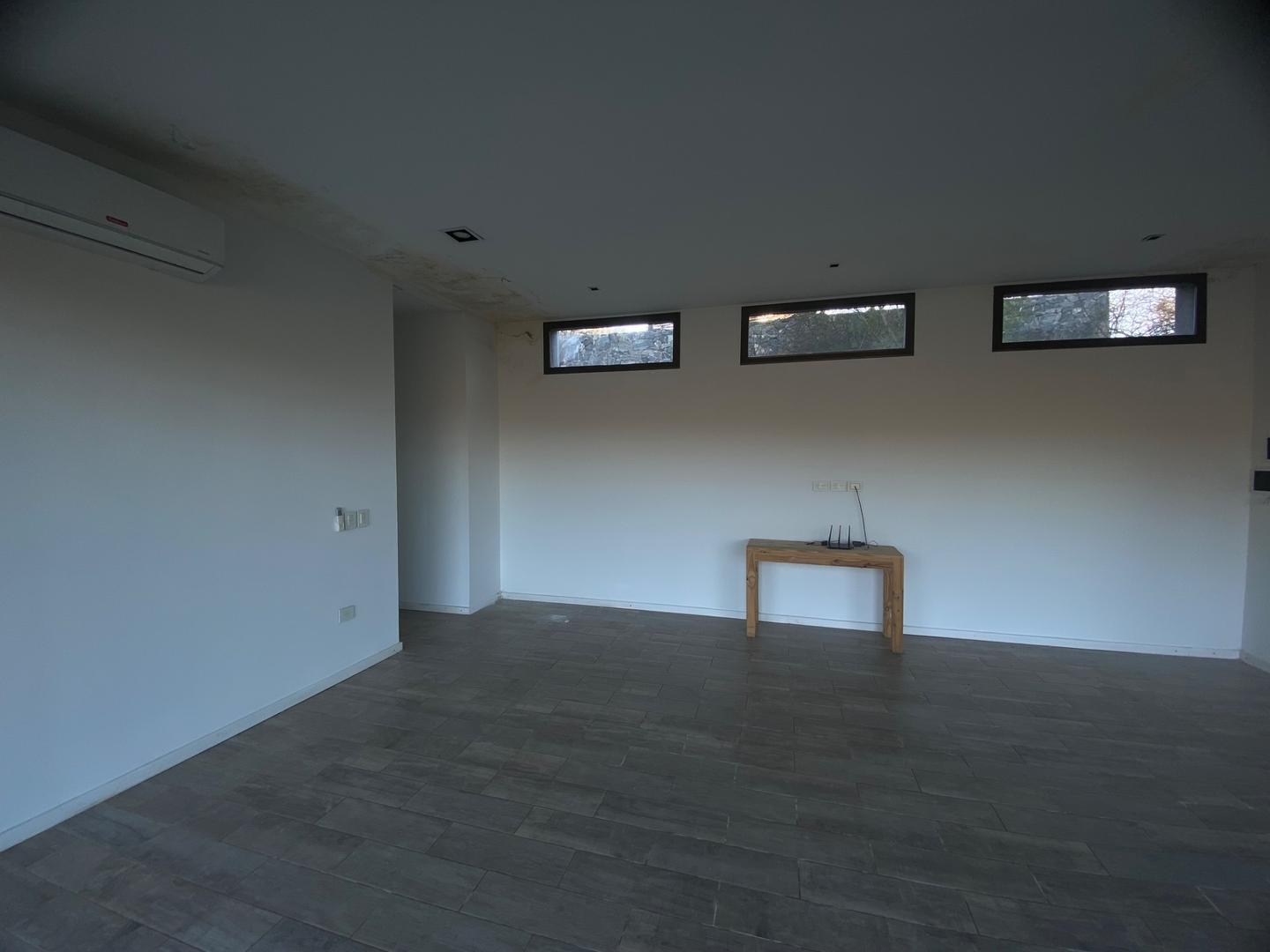 Casa 3 ambientes con 2 baños