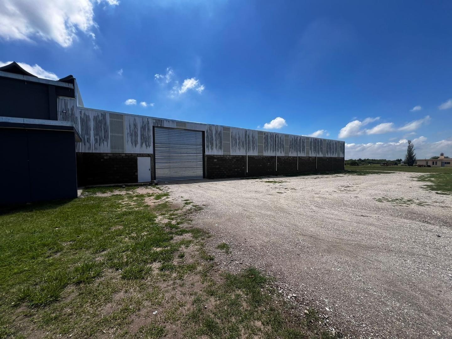 Galpon en Alquiler en Villa Parque Santa Ana, USD 2.800