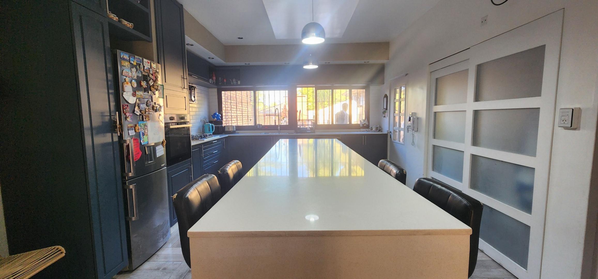 venta casa quinta 4 ambientes con pileta- Ituzaingo