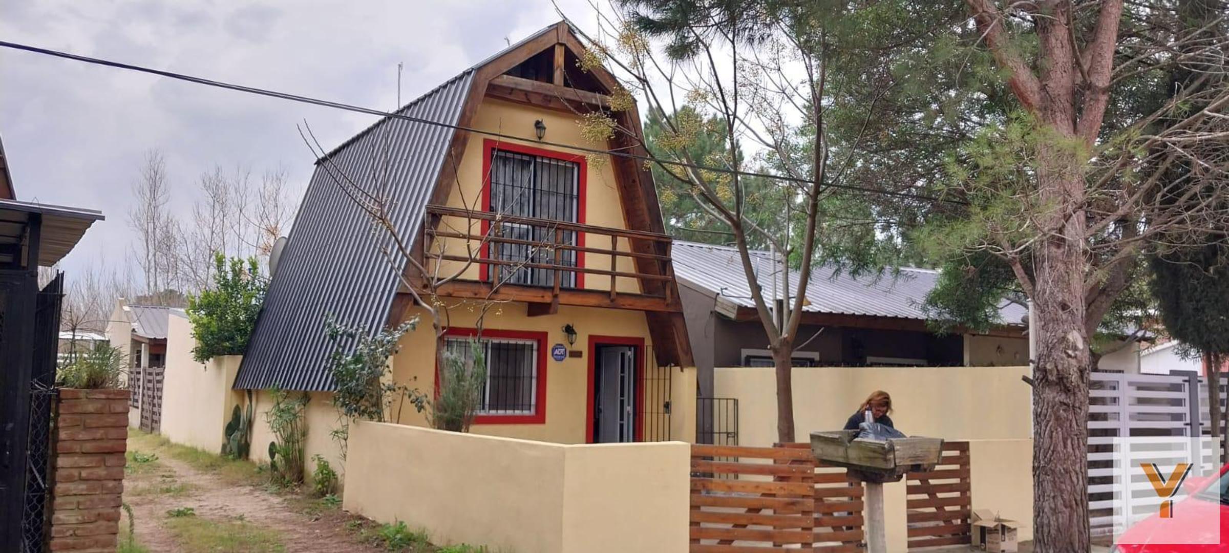 Casa en venta - 2 Dormitorios 2 Baños - Cochera - 106Mts2 - Las Toninas