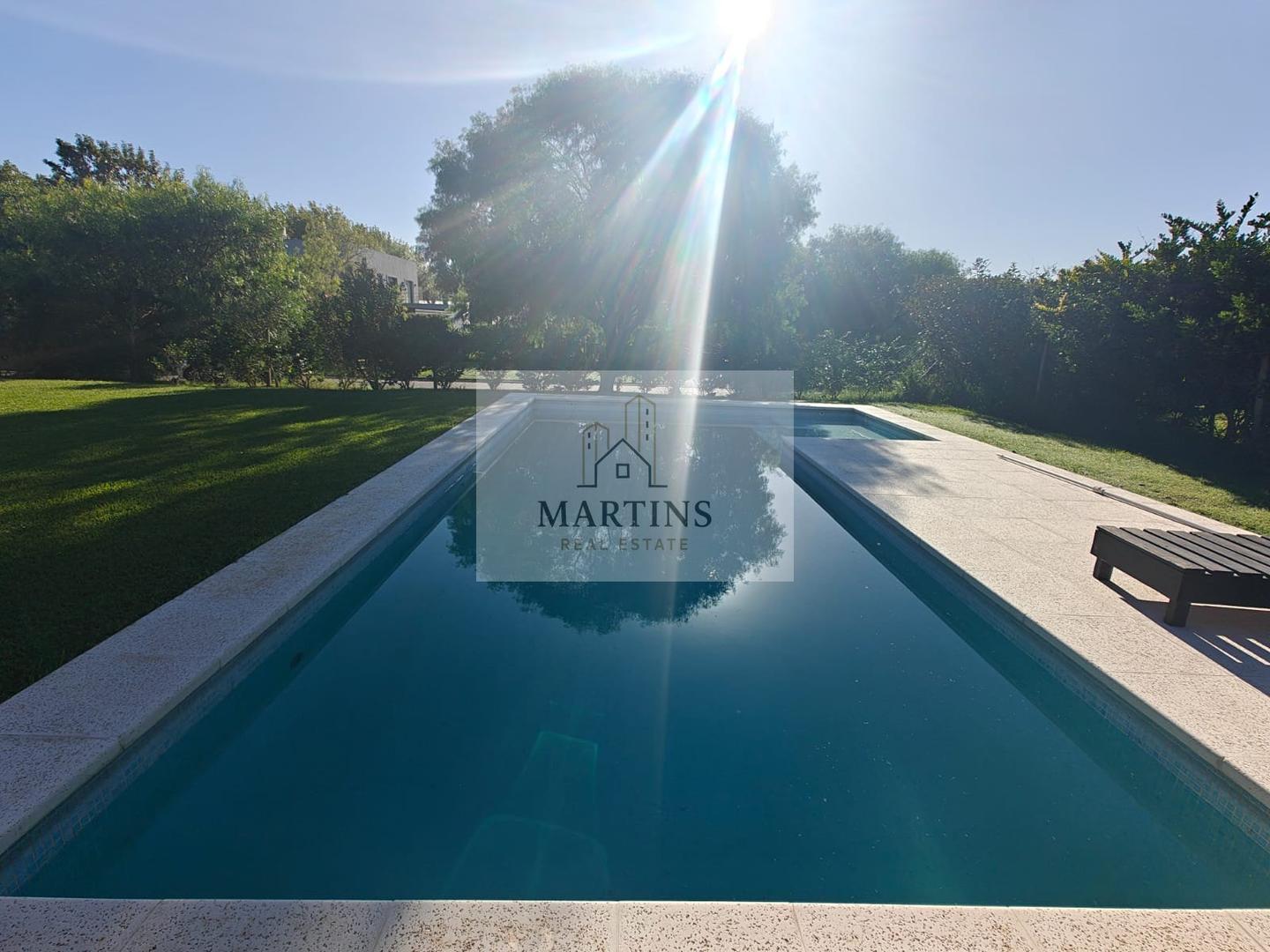 Casa 4 ambientes con 3 baños