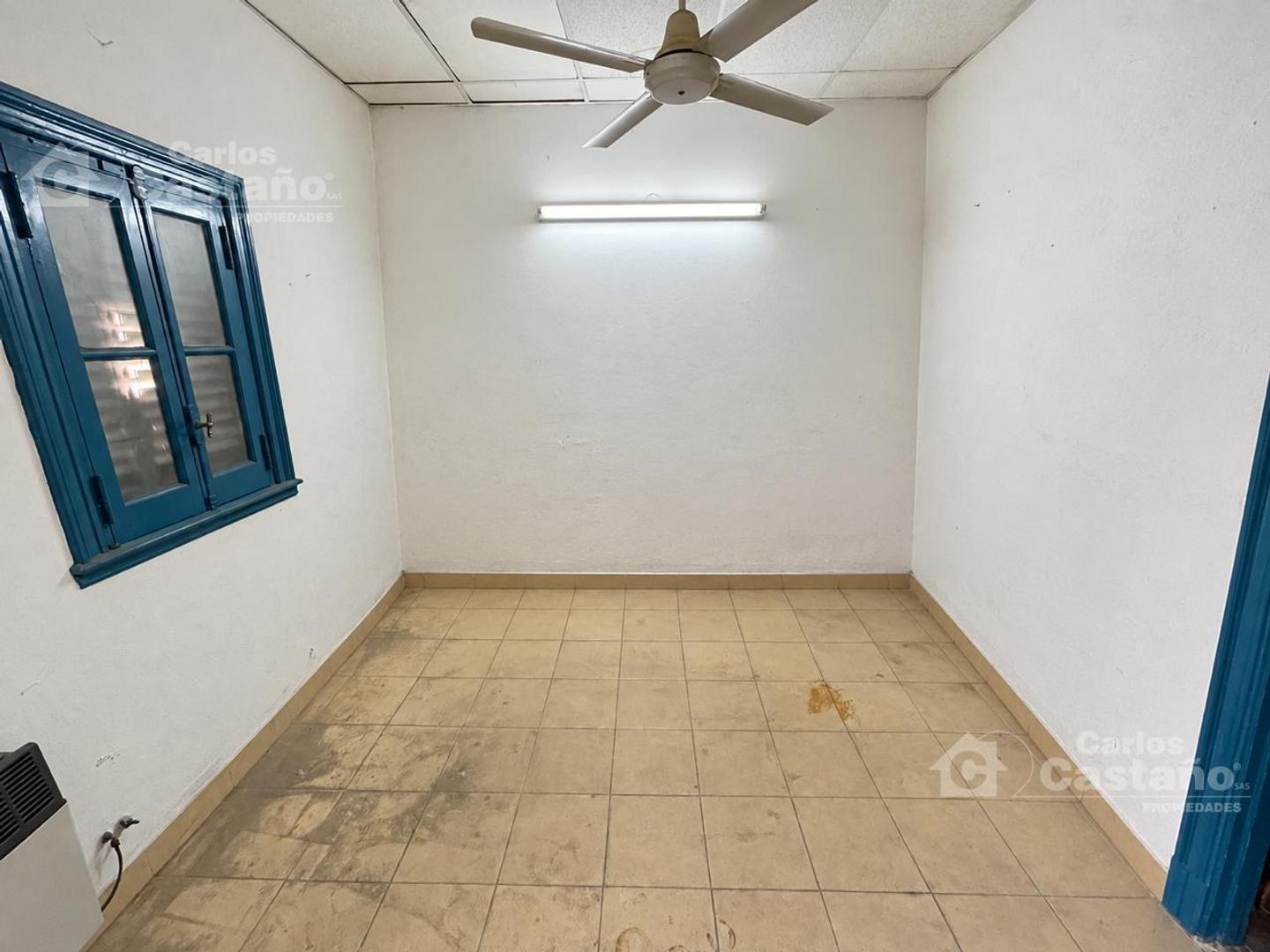 Casa en 1 Planta, 3 Amb. Sobre Lote de 8,66x31,19m con Gran Fondo Libre