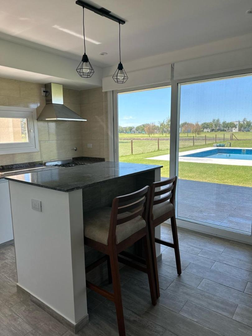 Casa en Alquiler de 3 dormitorios