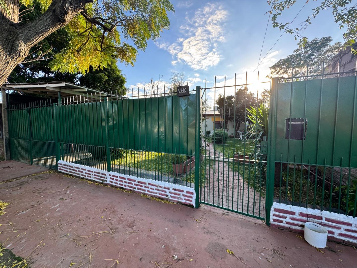 Casa 3 ambientes con 1 baño