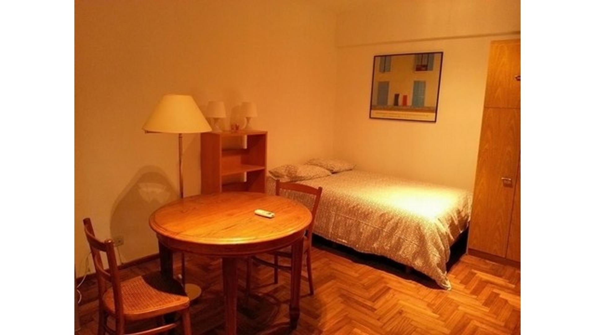 Impecable departamento en Montevideo al 700 en Recoleta