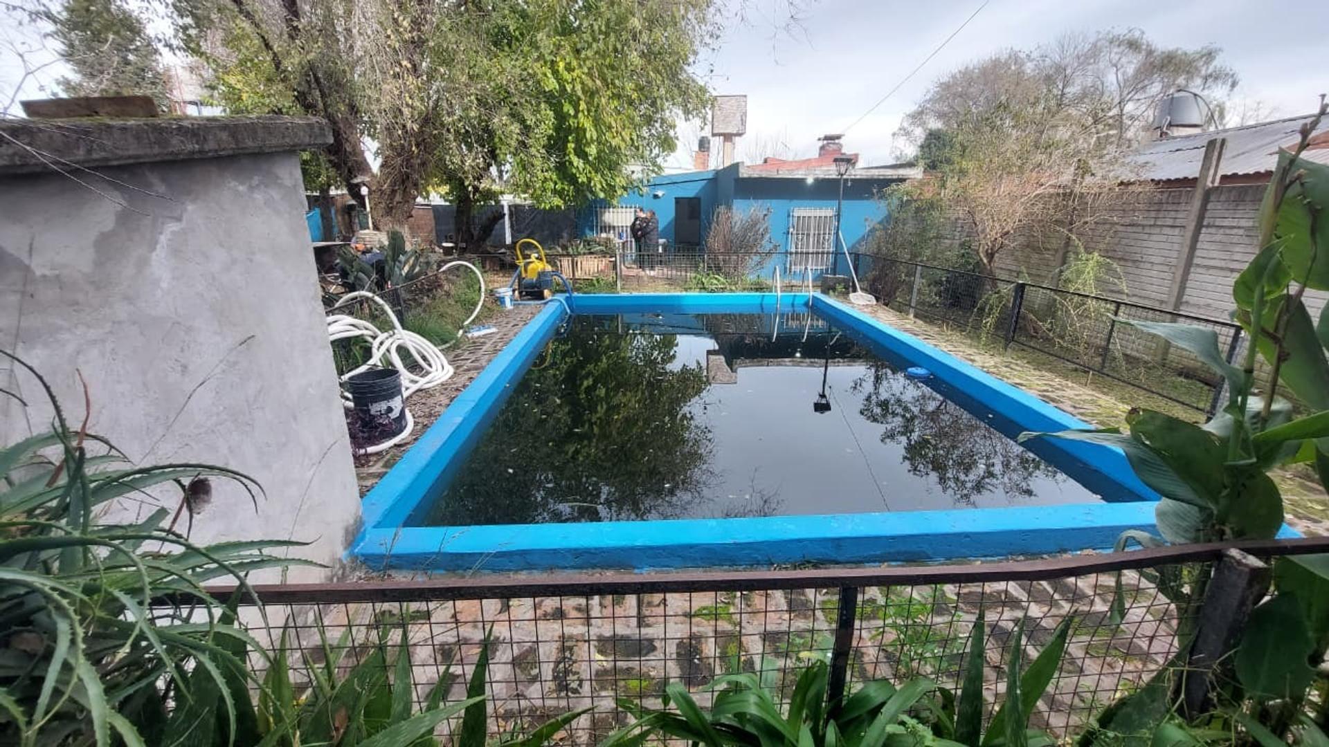 VENTA casa c/ pileta en JOSE C. PAZ